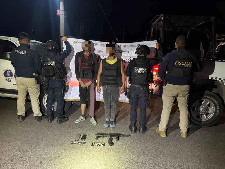 Tras enfrentamiento, detienen a 2 hombres armados en Cuitzeo Tras enfrentamiento, detienen a 2 hombres armados en Cuitzeo