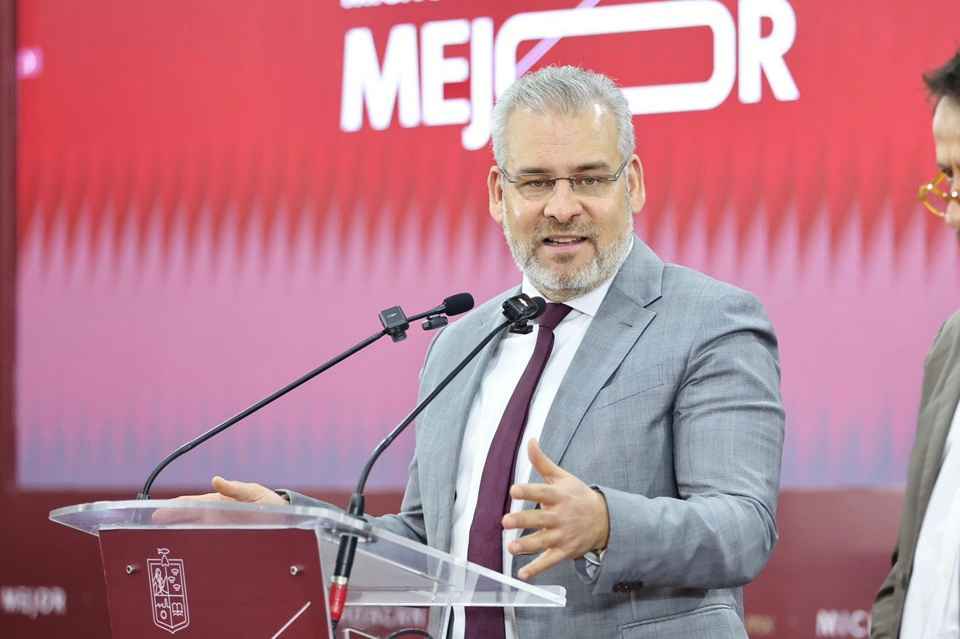 Ofrece Gobierno de Michoacán ayuda para repatriar cuerpos de tarimbenses tras tiroteo en EU Ofrece Gobierno de Michoacán ayuda para repatriar cuerpos de tarimbenses tras tiroteo en EU