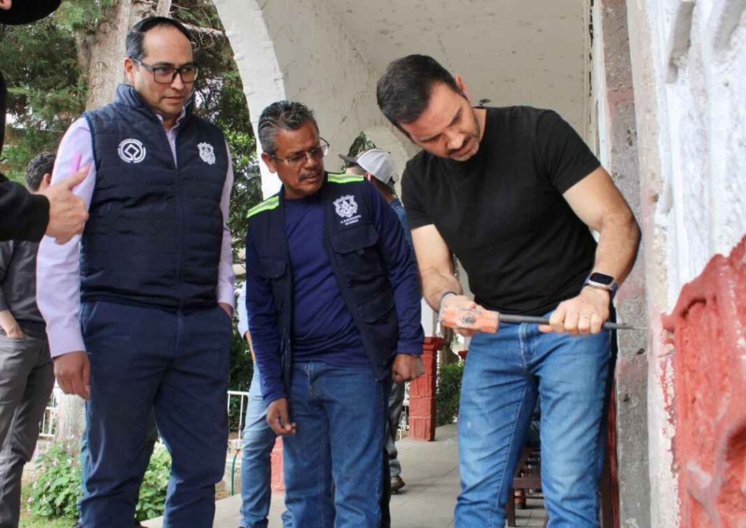 Yankel Benítez impulsa la recuperación de la Jefatura de Tenencia en Chiquimitío Yankel Benítez impulsa la recuperación de la Jefatura de Tenencia en Chiquimitío