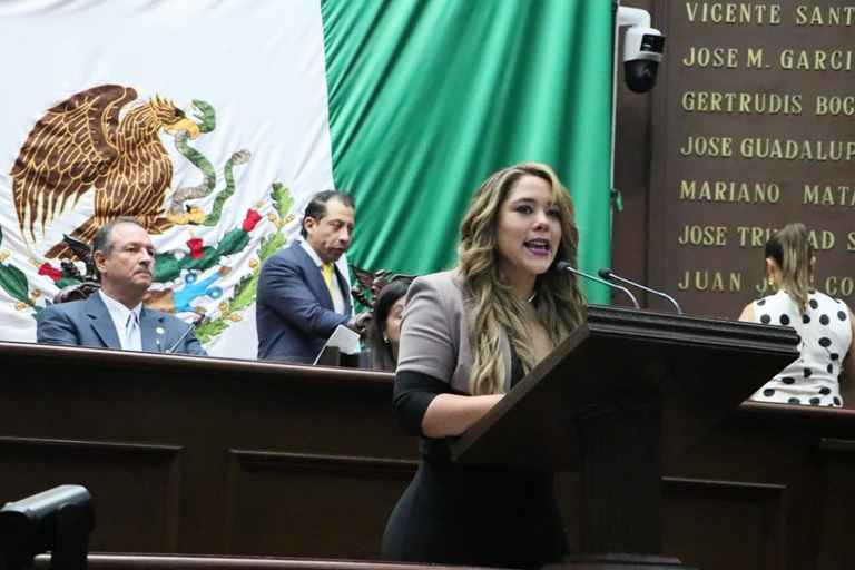 Desde Tribuna, Xóchitl Ruíz llama a dignificar salarios y condiciones laborales de las fuerzas de seguridad Desde Tribuna, Xóchitl Ruíz llama a dignificar salarios y condiciones laborales de las fuerzas de seguridad