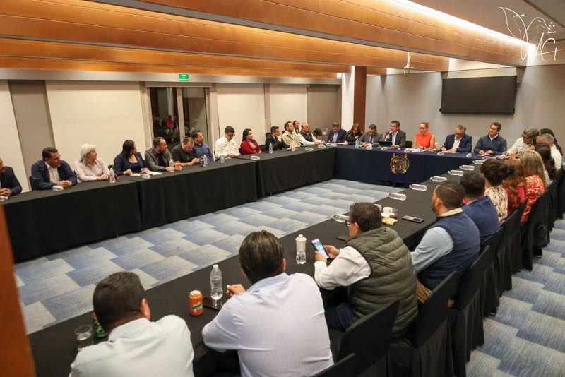 Directoras y directores cierran filas con la UMSNH Directoras y directores cierran filas con la UMSNH
