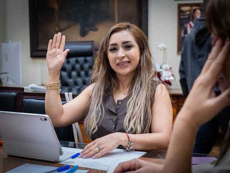 Grecia Aguilar llama a fortalecer la cultura de la adopción y pide dictaminar iniciativas pendientes en la materia Grecia Aguilar llama a fortalecer la cultura de la adopción y pide dictaminar iniciativas pendientes en la materia