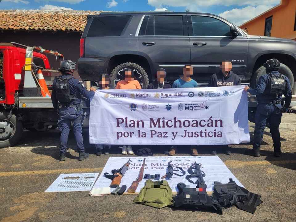 SSP detiene a 5 personas en posesión de armas de fuego y droga SSP detiene a 5 personas en posesión de armas de fuego y droga