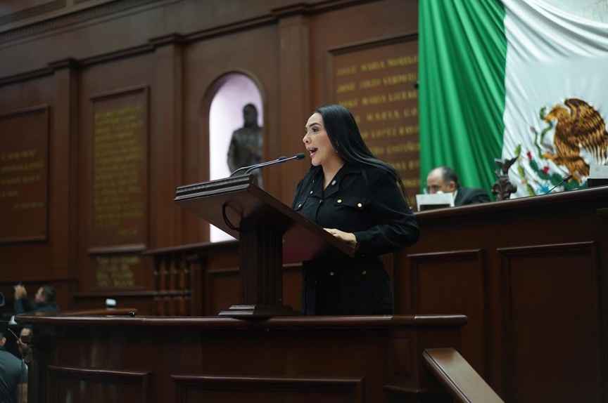 Adriana Campos Huirache respalda reforma contra feminicidio y urge a frenar la impunidad Adriana Campos Huirache respalda reforma contra feminicidio y urge a frenar la impunidad