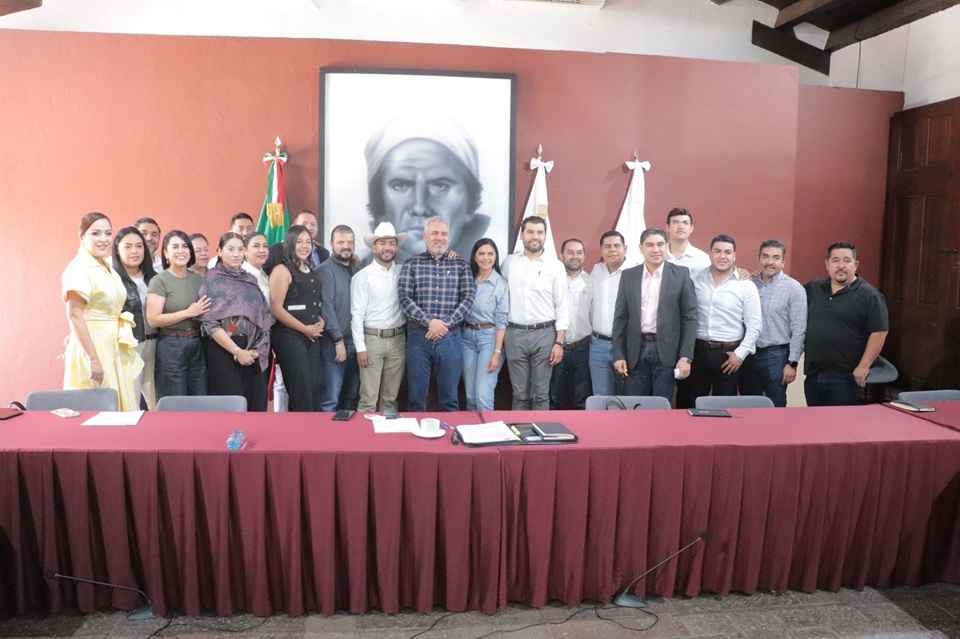«Nuestros alcaldes son el orgullo del PRD y motor de Michoacán»: Octavio Ocampo «Nuestros alcaldes son el orgullo del PRD y motor de Michoacán»: Octavio Ocampo