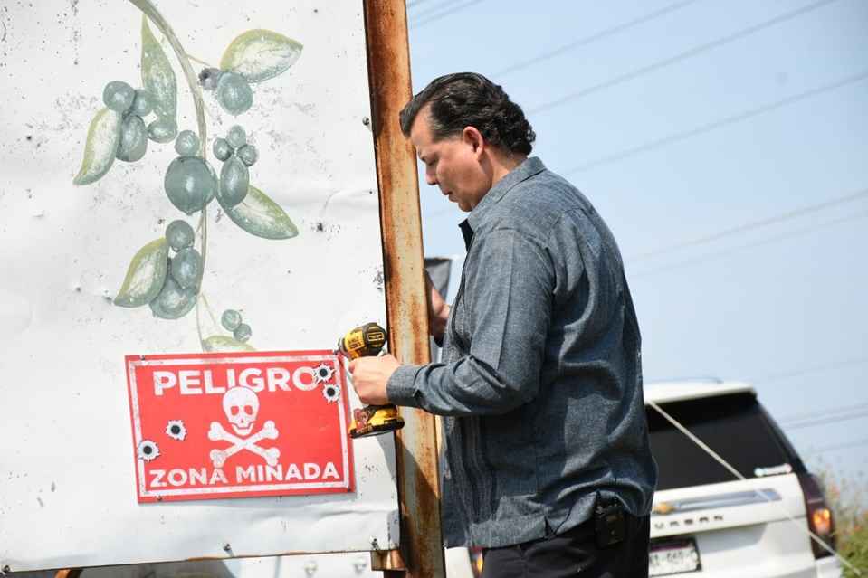 Otra vez la indolencia del gobierno mata a dos inocentes al explotar una mina en Apatzingán Otra vez la indolencia del gobierno mata a dos inocentes al explotar una mina en Apatzingán