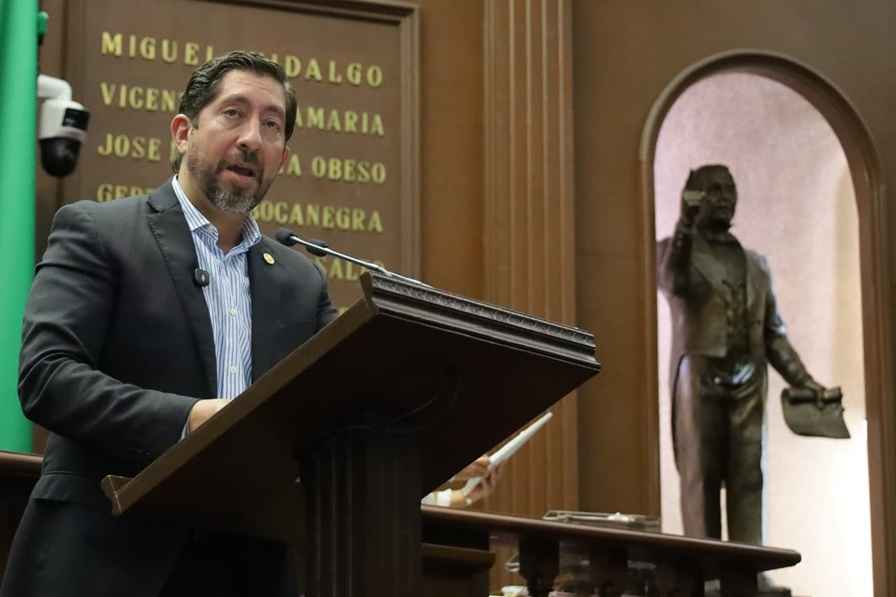 Abraham Espinoza Villa propone adopción intrafamiliar ágil en Michoacán Abraham Espinoza Villa propone adopción intrafamiliar ágil en Michoacán