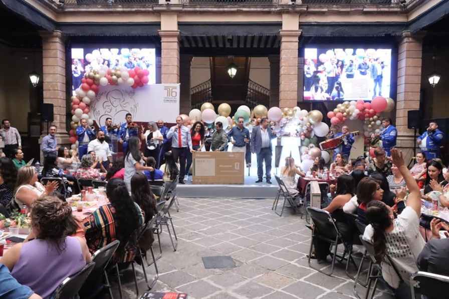 Congreso del Estado reconoce labor de las madres michoacanas en la sociedad Congreso del Estado reconoce labor de las madres michoacanas en la sociedad