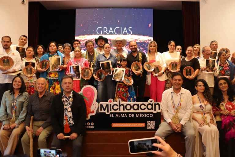 Cocineras, artesanos y destinos triunfan en los Premios de Turismo Responsable Cocineras, artesanos y destinos triunfan en los Premios de Turismo Responsable