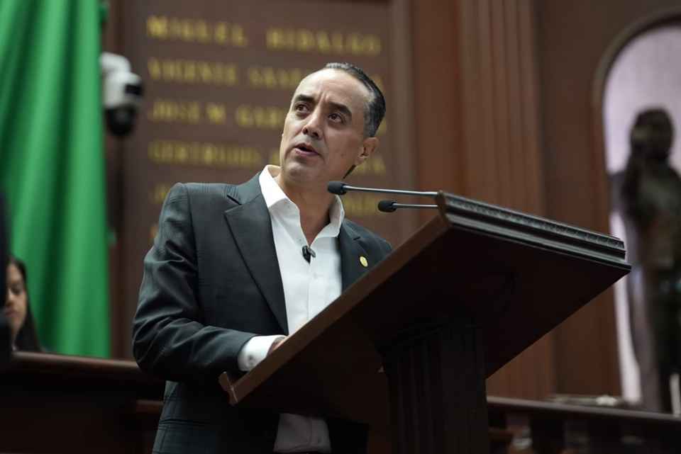 Plantea Juan Pablo Celis ampliar licencias de paternidad en favor de las madres, las infancias y la igualdad sustantiva Plantea Juan Pablo Celis ampliar licencias de paternidad en favor de las madres, las infancias y la igualdad sustantiva