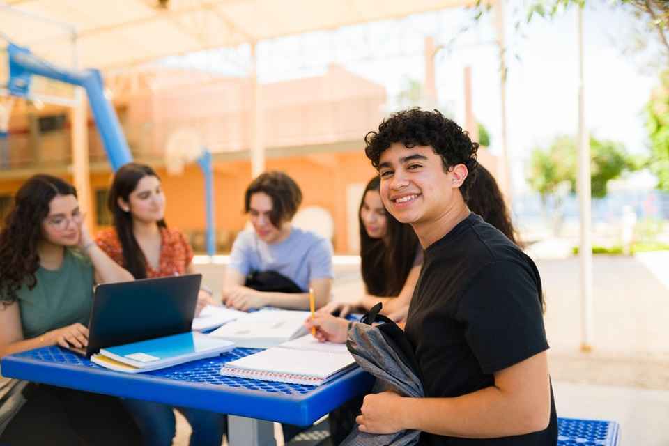 Bienestar emocional: la nueva prioridad en la preparatoria Bienestar emocional: la nueva prioridad en la preparatoria