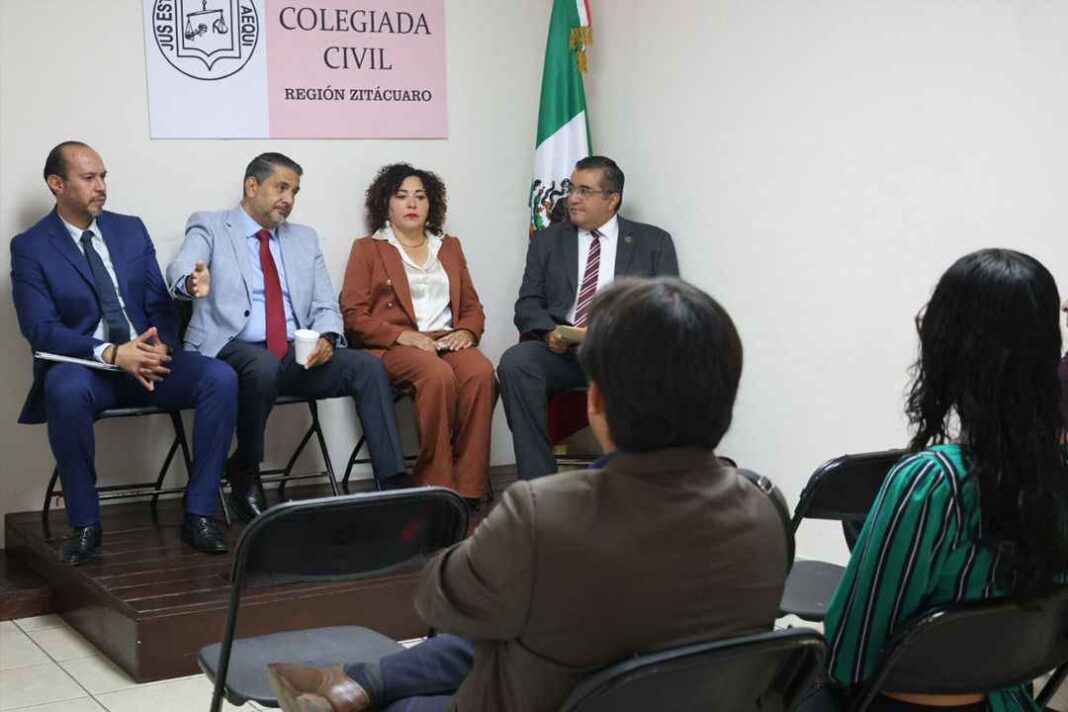 Estudiantes de Derecho realizan visita guiada a Salas Colegiada Civil y Unitaria Penal de Zitácuaro Estudiantes de Derecho realizan visita guiada a Salas Colegiada Civil y Unitaria Penal de Zitácuaro