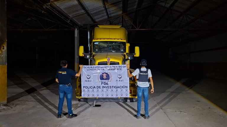 Recupera FGE tractocamión con cuatro toneladas de aguacate, robado con violencia en Zinapécuaro Recupera FGE tractocamión con cuatro toneladas de aguacate, robado con violencia en Zinapécuaro