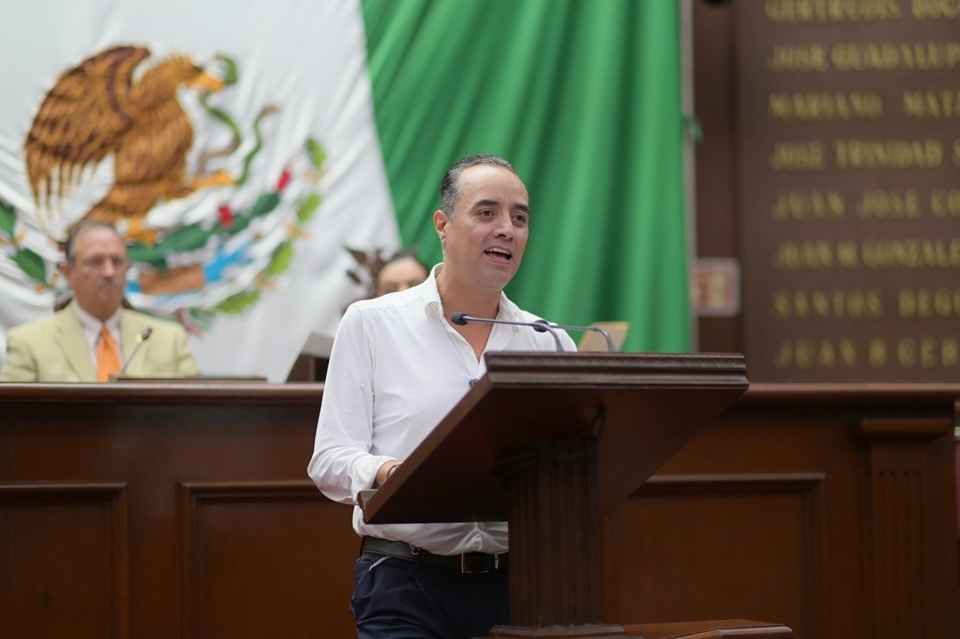 Impulsa Juan Pablo Celis reforma para que ningún funcionario gane más que la Presidenta de la República Impulsa Juan Pablo Celis reforma para que ningún funcionario gane más que la Presidenta de la República