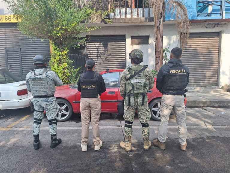FGE ejecuta tres cateos en Morelia; asegura más de 2 mil dosis de narcótico y detiene a tres personas FGE ejecuta tres cateos en Morelia; asegura más de 2 mil dosis de narcótico y detiene a tres personas