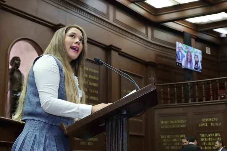 Llama Xóchitl Ruiz a no minimizar amenazas y fortalecer la prevención de violencia en escuelas Llama Xóchitl Ruiz a no minimizar amenazas y fortalecer la prevención de violencia en escuelas