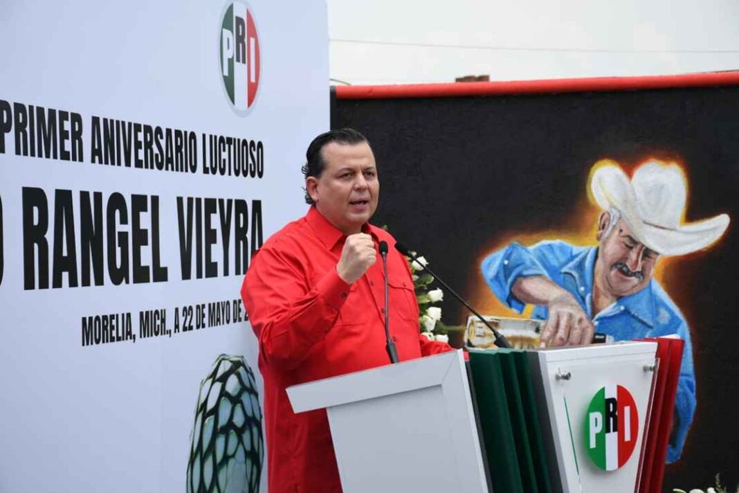 Sergio Rangel sí honraba el sombrero, no lo usaba de disfraz para aplaudirle al gobernador: Memo Valencia Sergio Rangel sí honraba el sombrero, no lo usaba de disfraz para aplaudirle al gobernador: Memo Valencia