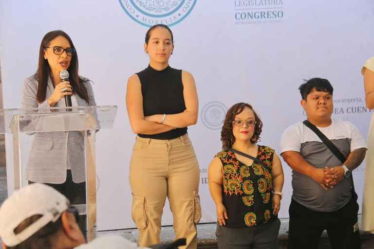 Nalleli Pedraza pide al Congreso local presentar iniciativa al Congreso de la Unión para garantizar gratuidad de medicamentos huérfanos a niñas y niños con enfermedades raras Nalleli Pedraza pide al Congreso local presentar iniciativa al Congreso de la Unión para garantizar gratuidad de medicamentos huérfanos a niñas y niños con enfermedades raras