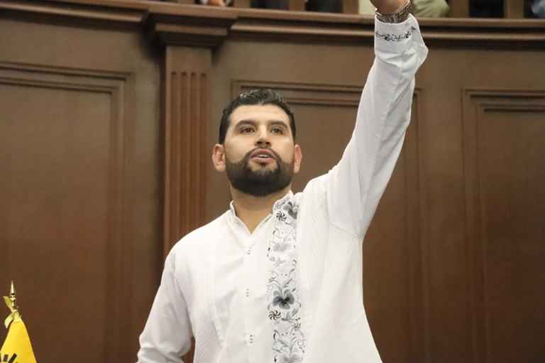 Piso parejo y transparencia, la base de la reforma para candidaturas independientes: Octavio Ocampo Piso parejo y transparencia, la base de la reforma para candidaturas independientes: Octavio Ocampo