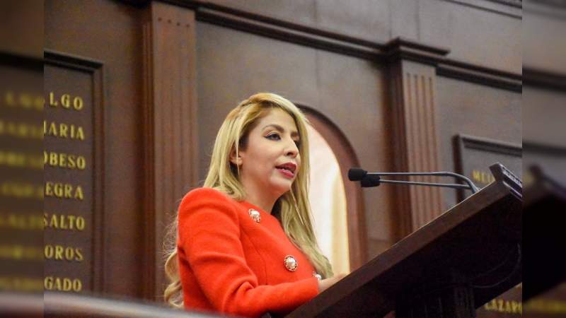 Propone Ana Belinda Hurtado que los adultos mayores sólo paguen el 50% en servicio de transporte público en Michoacán Propone Ana Belinda Hurtado que los adultos mayores sólo paguen el 50% en servicio de transporte público en Michoacán