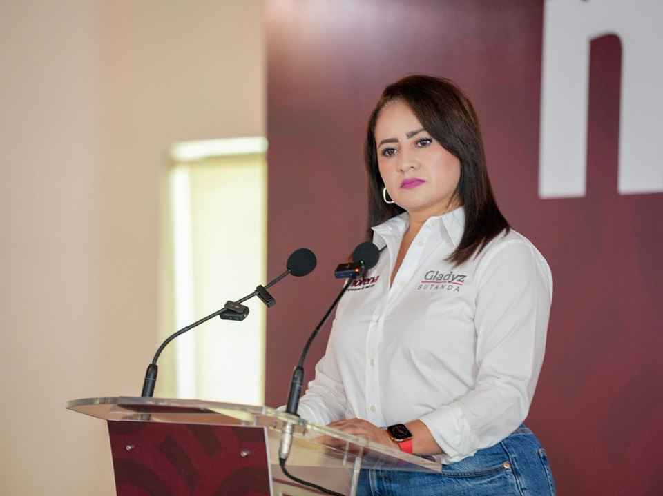 “La gente está feliz con Morena”: Gladyz Butanda rechaza señalamientos de “narcopartido” “La gente está feliz con Morena”: Gladyz Butanda rechaza señalamientos de “narcopartido”
