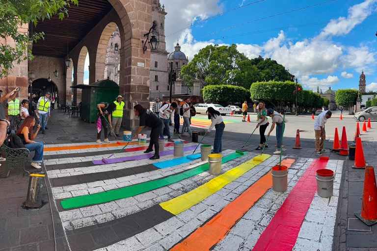 Sedum realiza balizamiento con temática ‘Pride’ en avenida Madero Sedum realiza balizamiento con temática ‘Pride’ en avenida Madero