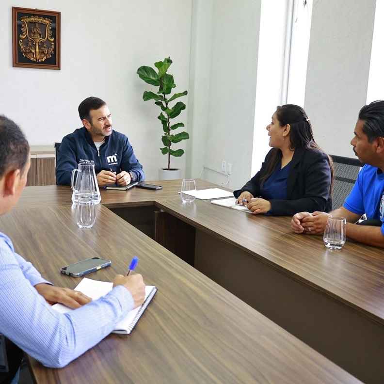 Recibe Yankel Benítez a asociaciones vecinales de Morelia Recibe Yankel Benítez a asociaciones vecinales de Morelia