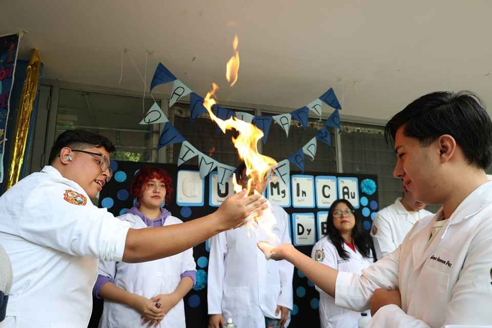 UMSNH recibió a cientos de familias en el Tianguis de la Ciencia UMSNH recibió a cientos de familias en el Tianguis de la Ciencia