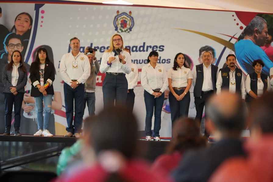 Universidad Michoacana, madres y padres de familia, hagamos equipo: rectora Universidad Michoacana, madres y padres de familia, hagamos equipo: rectora