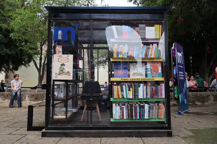 Alfonso Martínez inaugura cabinas de lectura ‘Morelia se lee’ Alfonso Martínez inaugura cabinas de lectura ‘Morelia se lee’