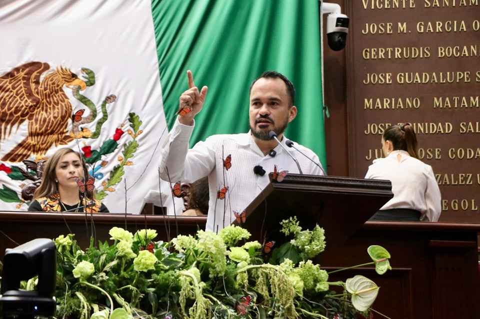 Hugo Rangel presenta iniciativa para regular de forma integral las encuestas y sondeos electorales Hugo Rangel presenta iniciativa para regular de forma integral las encuestas y sondeos electorales