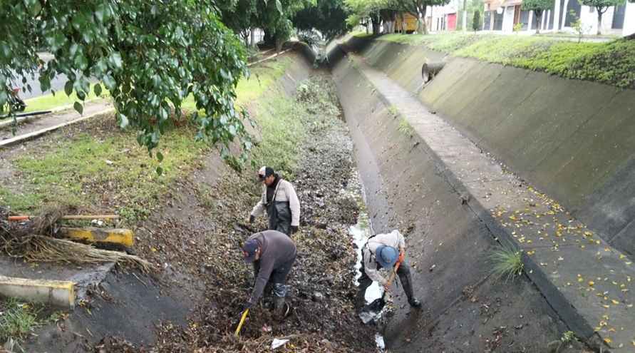Realiza Gobierno de Morelia limpieza preventiva en canal Fray Antonio de San Miguel Realiza Gobierno de Morelia limpieza preventiva en canal Fray Antonio de San Miguel
