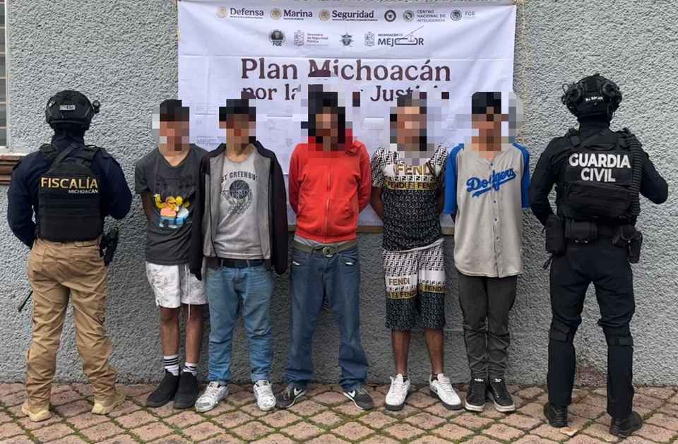 Cateo de inmueble en Morelia deja 5 hombres detenidos Cateo de inmueble en Morelia deja 5 hombres detenidos