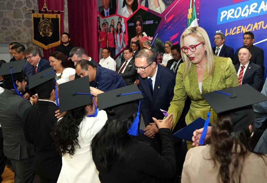 Inédito, bachillerato nicolaita alcanza cupo lleno en gestión de Yarabí Ávila Inédito, bachillerato nicolaita alcanza cupo lleno en gestión de Yarabí Ávila