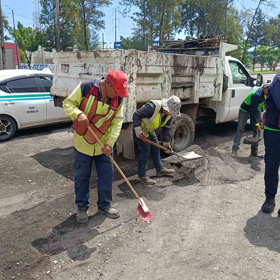Programa de reencarpetamiento mejora laterales del Periférico Paseo de la República Programa de reencarpetamiento mejora laterales del Periférico Paseo de la República