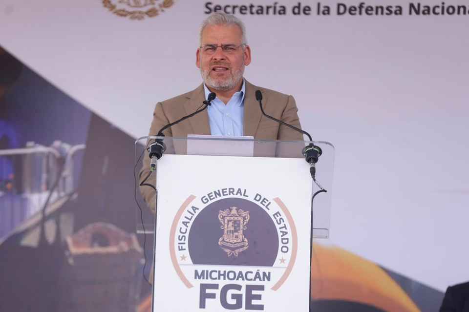 Investigación por asesinato de Carlos Manzo sigue abierta; se busca al exjefe de escoltas, recuerda Bedolla Investigación por asesinato de Carlos Manzo sigue abierta; se busca al exjefe de escoltas, recuerda Bedolla