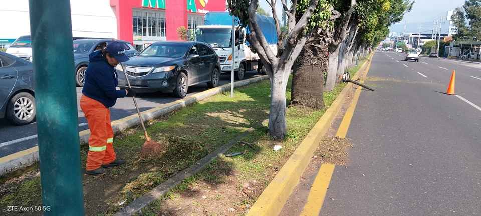 Gobierno de Morelia realiza labores de limpieza y mantenimiento en Libramiento Sur Gobierno de Morelia realiza labores de limpieza y mantenimiento en Libramiento Sur