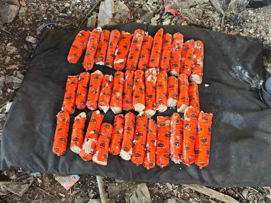 Encuentran material explosivo en la colonia Félix Ireta Encuentran material explosivo en la colonia Félix Ireta
