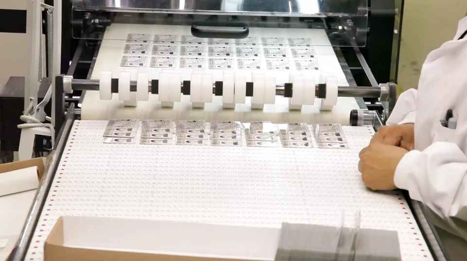 INE regulariza la producción de la Credencial para Votar y comienza la reducción gradual de los tiempos de entrega INE regulariza la producción de la Credencial para Votar y comienza la reducción gradual de los tiempos de entrega