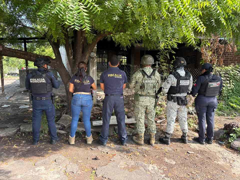 En cateo, asegura FGE droga y detiene a 3 personas En cateo, asegura FGE droga y detiene a 3 personas