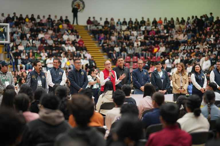 Yarabí Ávila da la bienvenida a más de dos mil 600 aspirantes a la UMSNH Yarabí Ávila da la bienvenida a más de dos mil 600 aspirantes a la UMSNH