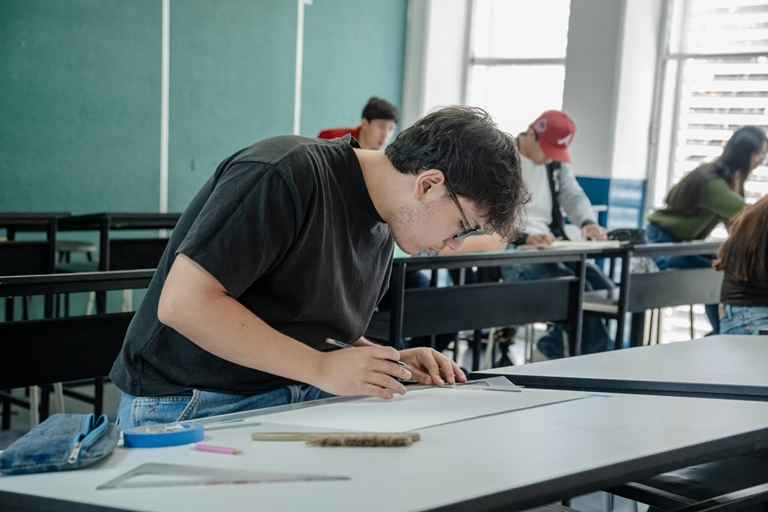 Aplicación de examen de admisión a la UMSNH, continúa este jueves; toca el turno a Ciencias Exactas e Ingenierías Aplicación de examen de admisión a la UMSNH, continúa este jueves; toca el turno a Ciencias Exactas e Ingenierías