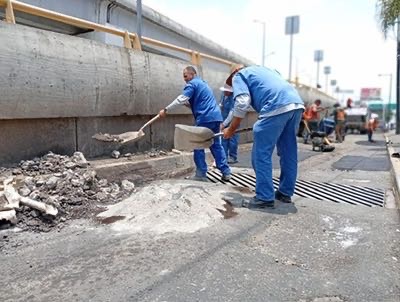 Con trabajo integral, Ooapas repara fuga sobre Avenida Acueducto Con trabajo integral, Ooapas repara fuga sobre Avenida Acueducto