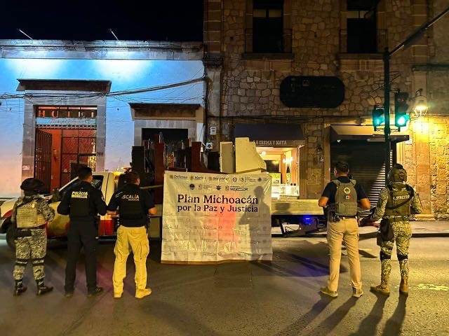 Catean inmueble en el Centro de Morelia; aseguran 16 máquinas tragamonedas, droga y detienen a una mujer Catean inmueble en el Centro de Morelia; aseguran 16 máquinas tragamonedas, droga y detienen a una mujer