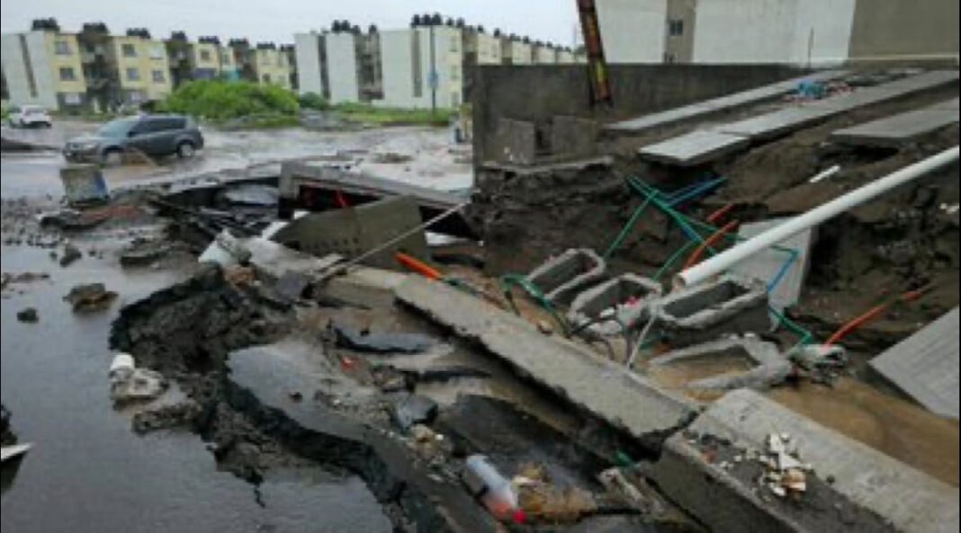 Vivienda “digna” con infraestructura frágil. Lluvias colapsan las nuevas Casas del Bienestar Vivienda “digna” con infraestructura frágil. Lluvias colapsan las nuevas Casas del Bienestar