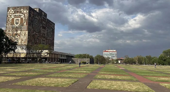 UNAM suspende inscripciones a licenciatura por presunto fraude en examen en línea UNAM suspende inscripciones a licenciatura por presunto fraude en examen en línea