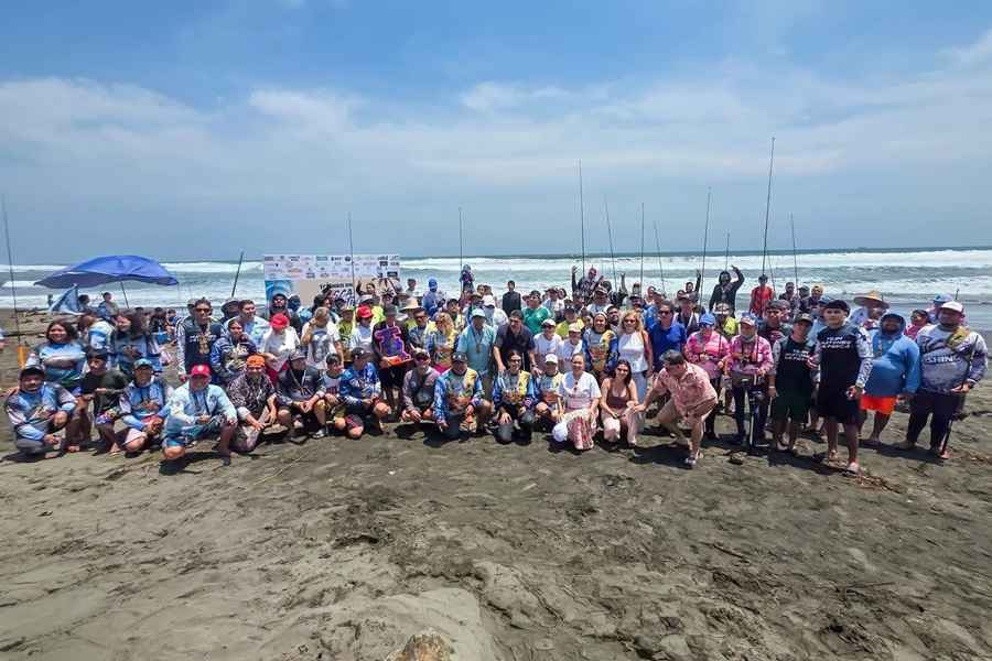 Con éxito concluyó torneo de pesca deportiva en Lázaro Cárdenas Con éxito concluyó torneo de pesca deportiva en Lázaro Cárdenas