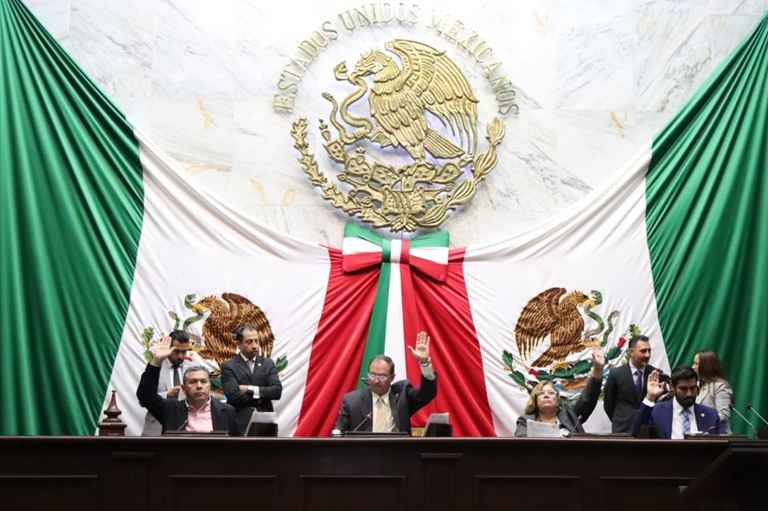 Legisladores a favor de que dependencias de gobierno cuenten con intérpretes de señas Legisladores a favor de que dependencias de gobierno cuenten con intérpretes de señas