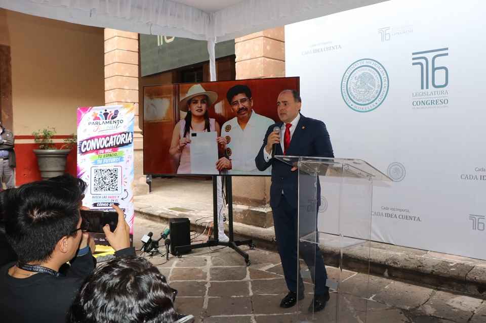 Recepción de Hugo Aguilar a una de las partes pone en duda principio de imparcialidad: Baltazar Gaona Recepción de Hugo Aguilar a una de las partes pone en duda principio de imparcialidad: Baltazar Gaona