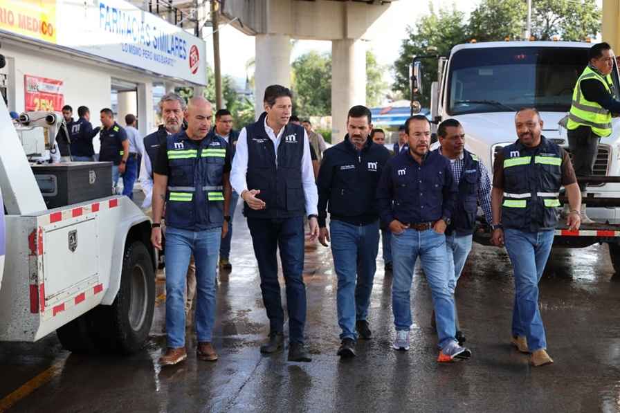 Continúan labores de limpieza y apoyo en colonias afectadas por lluvias Continúan labores de limpieza y apoyo en colonias afectadas por lluvias